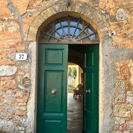 Toscano مونتيريجيوني